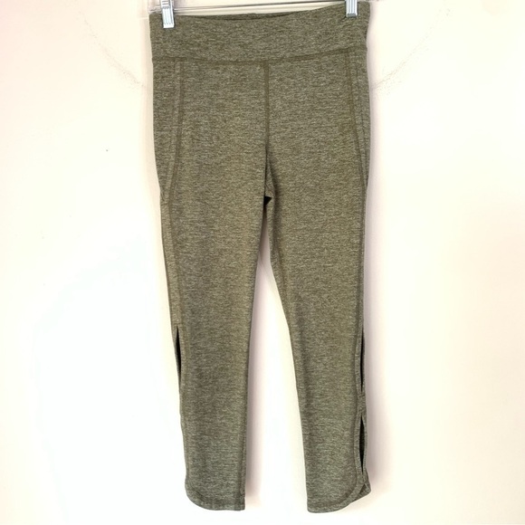 Free People Movement cut out cropped Infinity leggings size medium Army Green - Picture 3 of 10